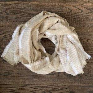 NWOT Calvin Klein Scarf